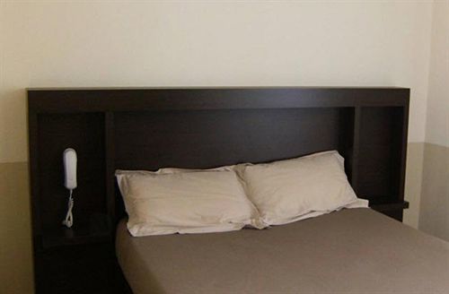 ברסט Hotel De La Rade מראה חיצוני תמונה
